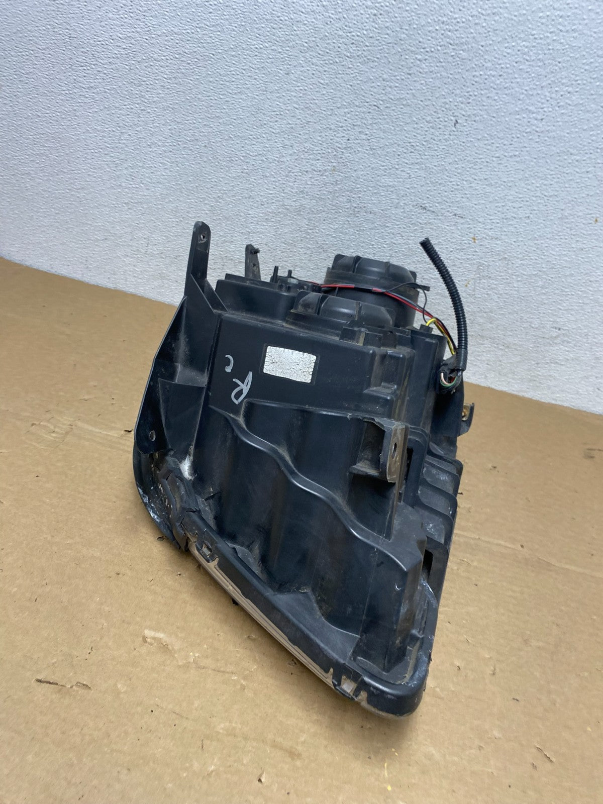 2010 to 2015 GMC Terrain Halogen Passenger Right Rh Side Headlight AD3961 DW8