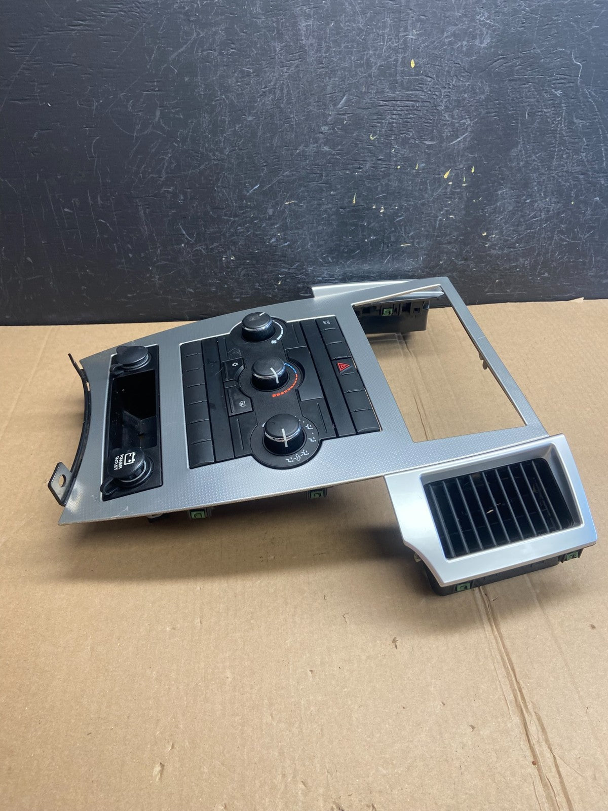 2008 to 2010 Jeep Grand Cherokee Center A/C Heater Climate Control AE4364 DG2