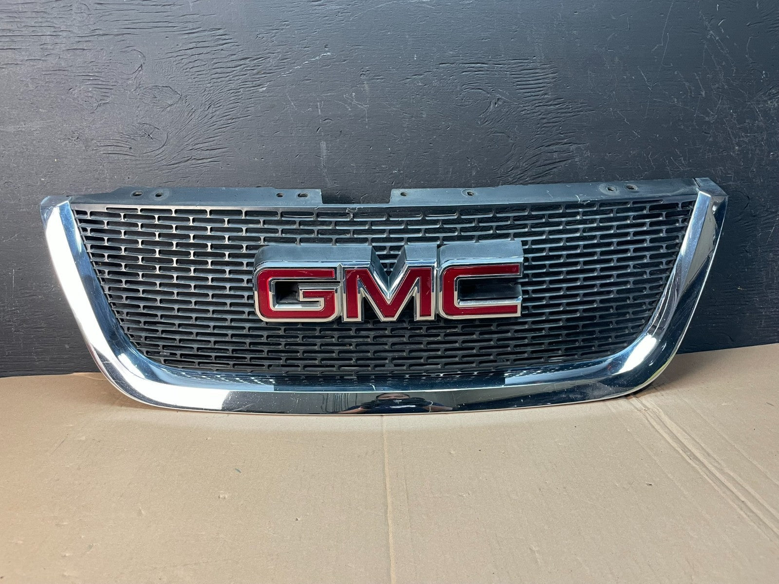 2007 to 2012 GMC Acadia Front Upper Grill Grille AD8364 DG0