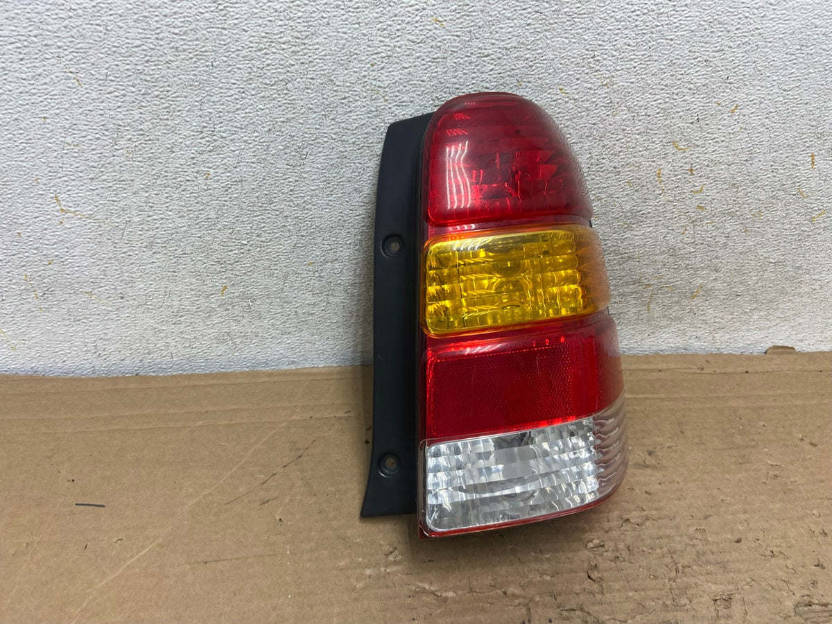 2001 to 2007 Ford Escape Right Passenger RH Side Tail Light AH9204 LK1