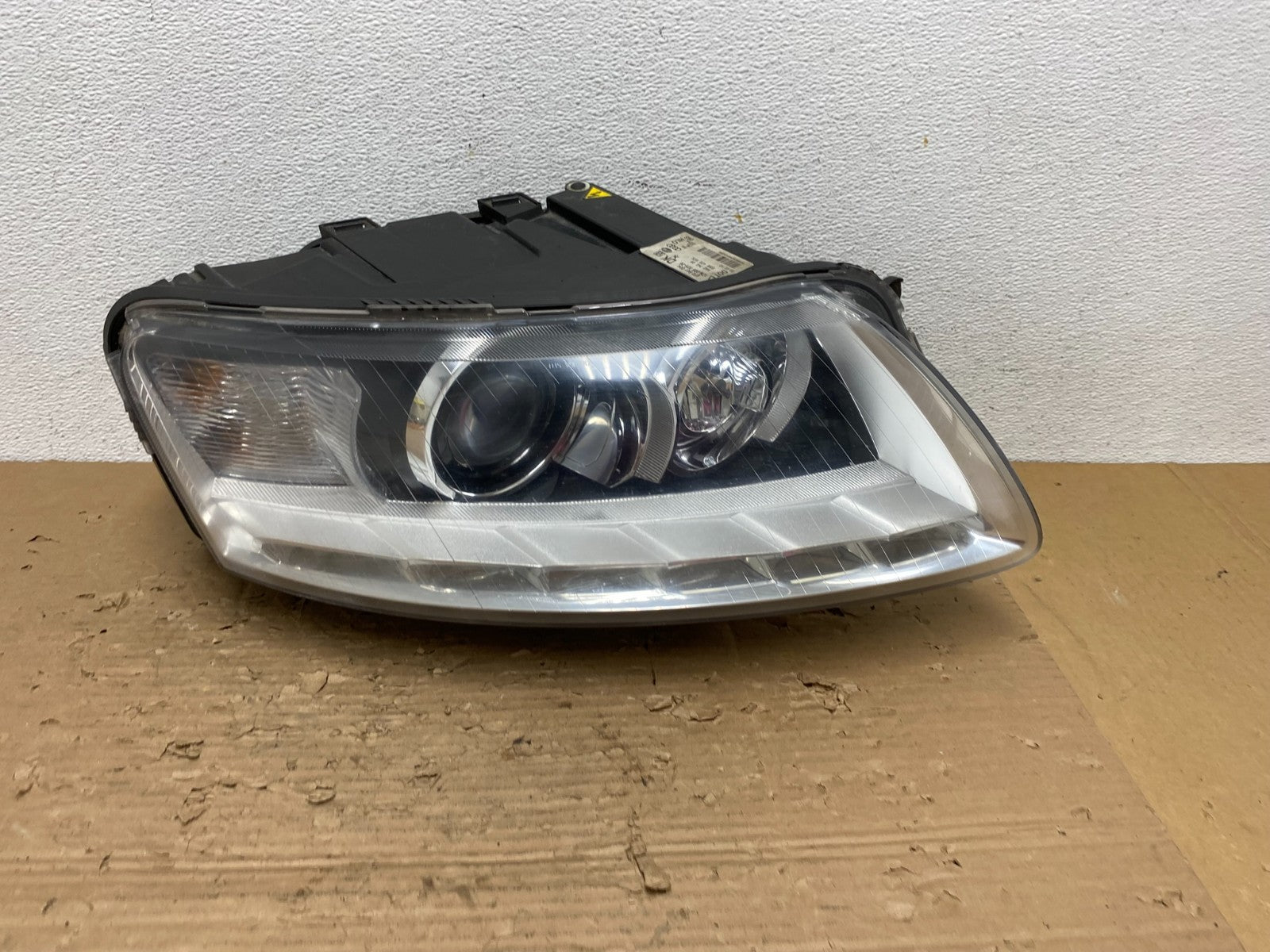 2009-2011 Audi A6 Right Passenger RH Side Headlight Xenon HID AD4388 DW0