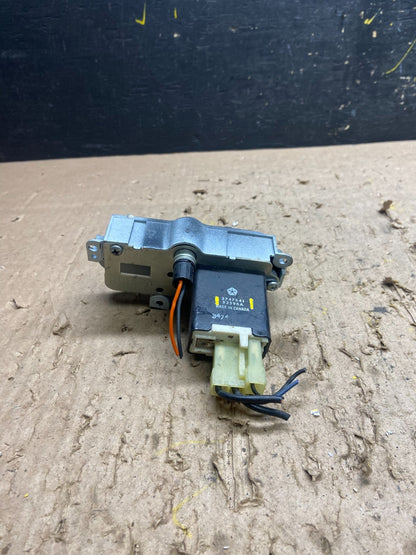 1985 Chrysler Chrysler Fifth Avenue 3747641 Rear Defogger Switch T8803 PS3