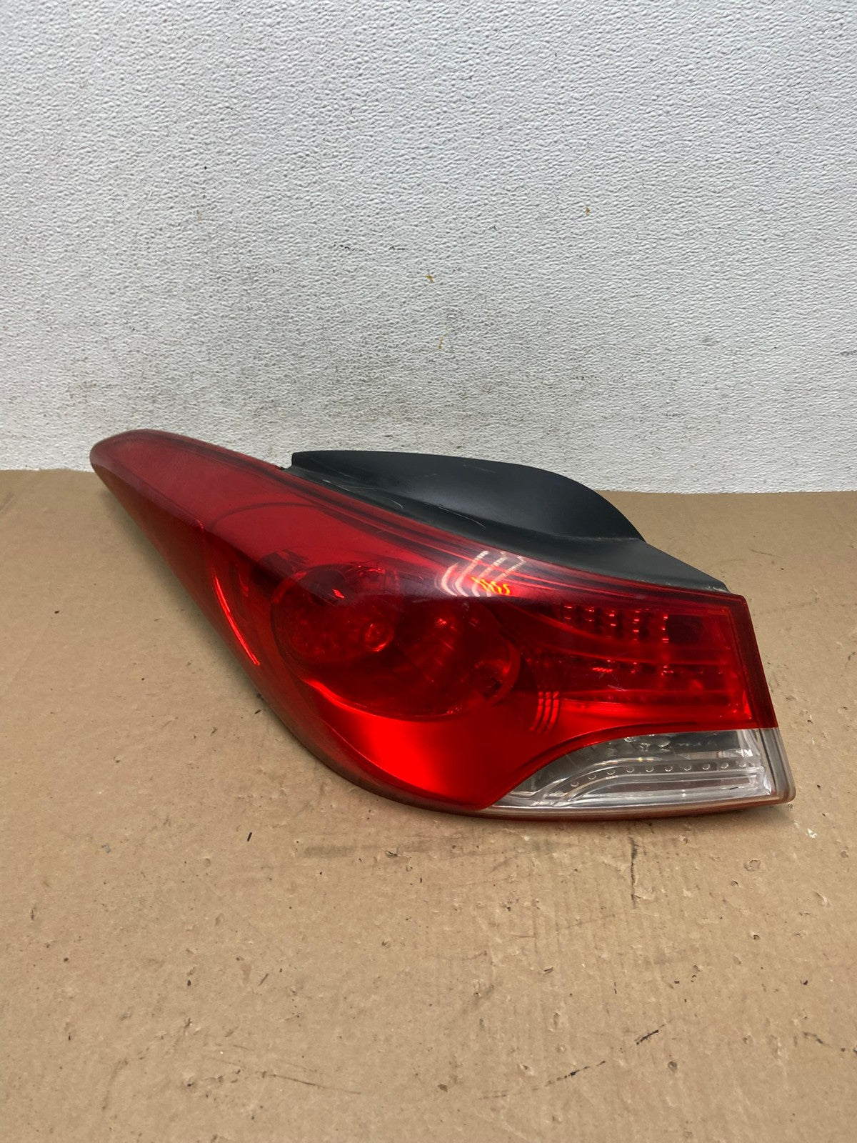 2011 2012 2013 Hyundai Elantra Sedan Left Driver Side Tail Light AD7743 LK0
