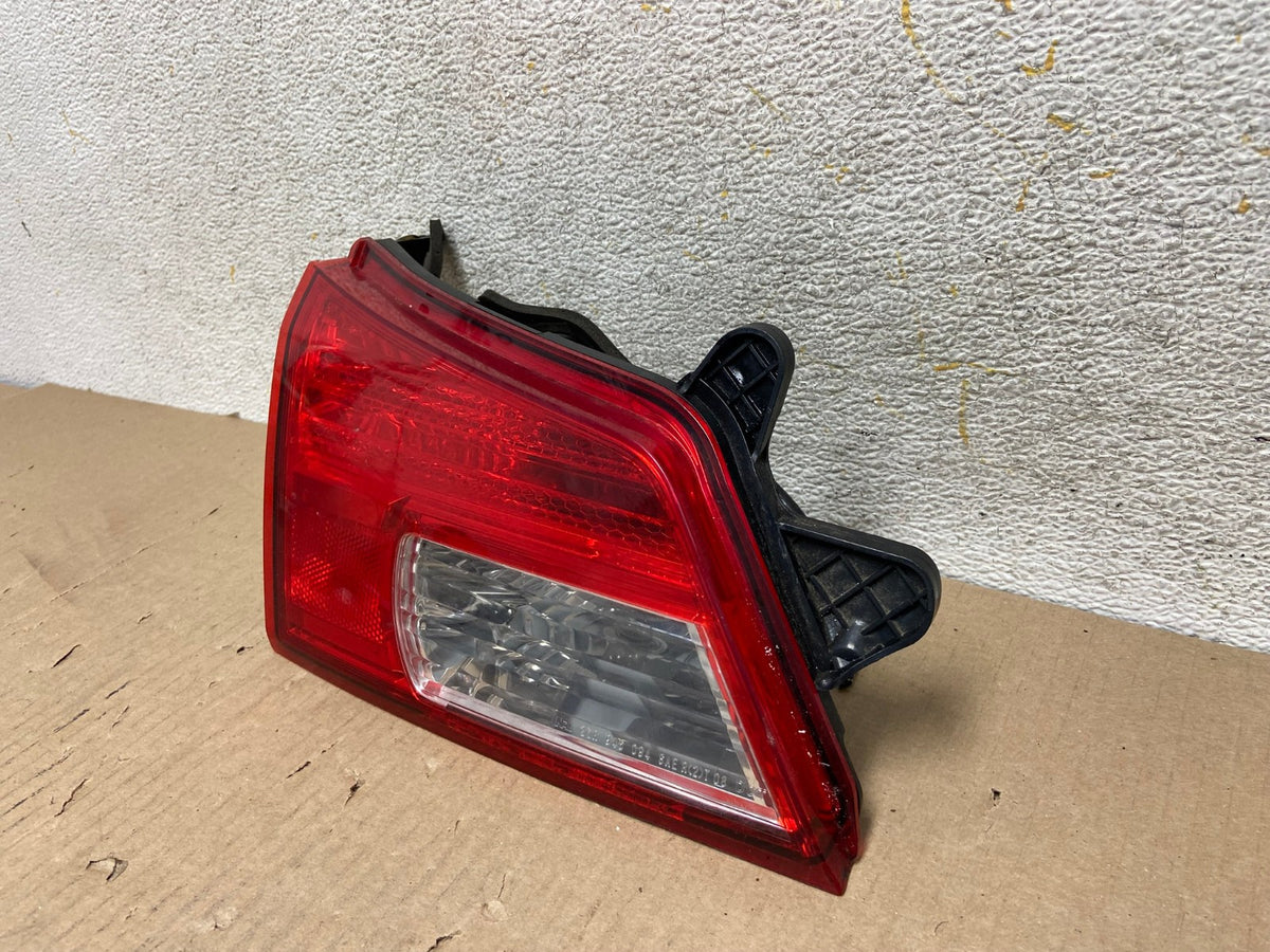 2010-2014 Subaru Outback Left Driver Lh Side Inner Tail Light AH5785 LK2