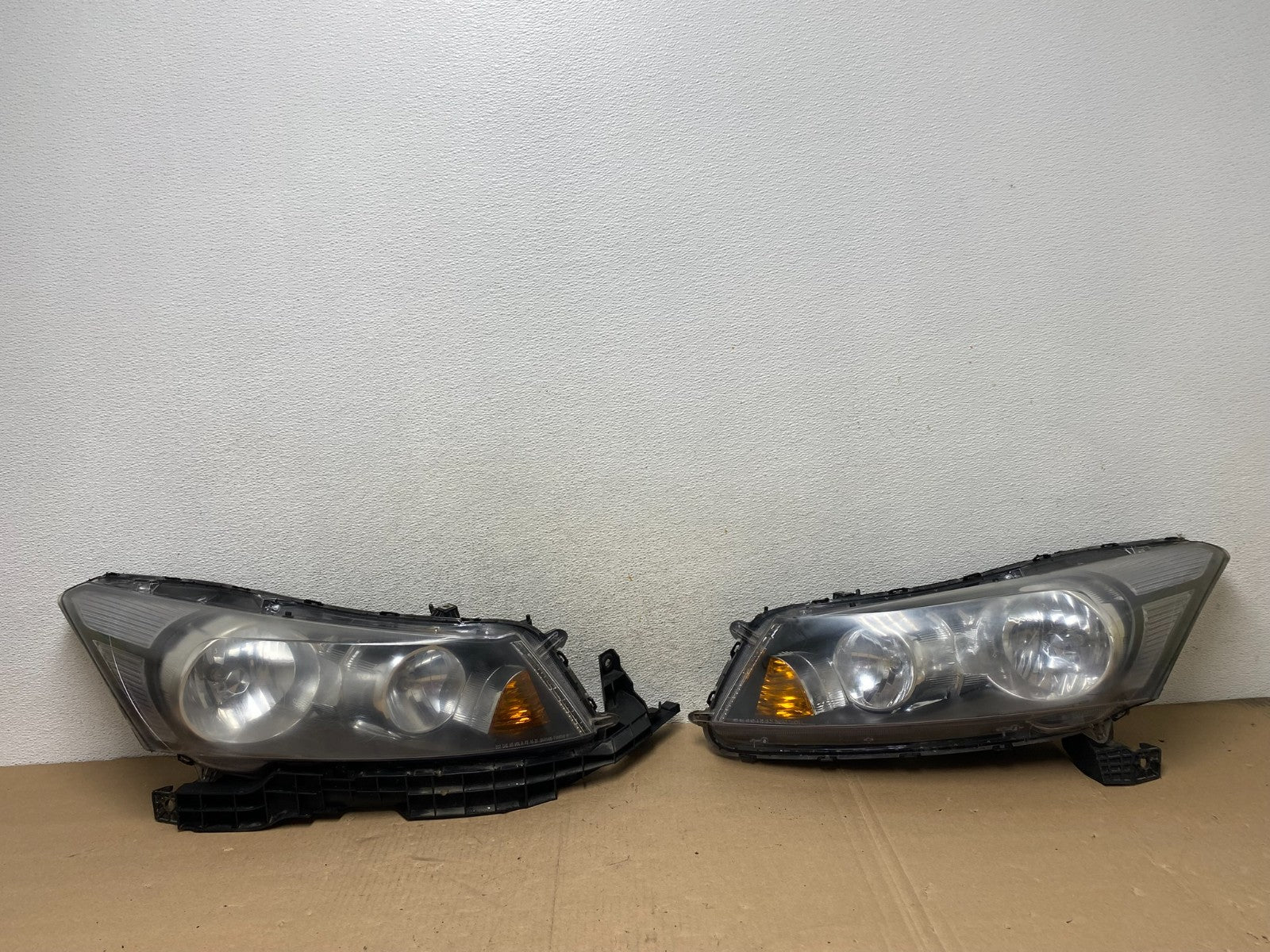 2008 to 2012 Honda Accord Sedan Left+Right Set Halogen Headlights AG4619 DW0