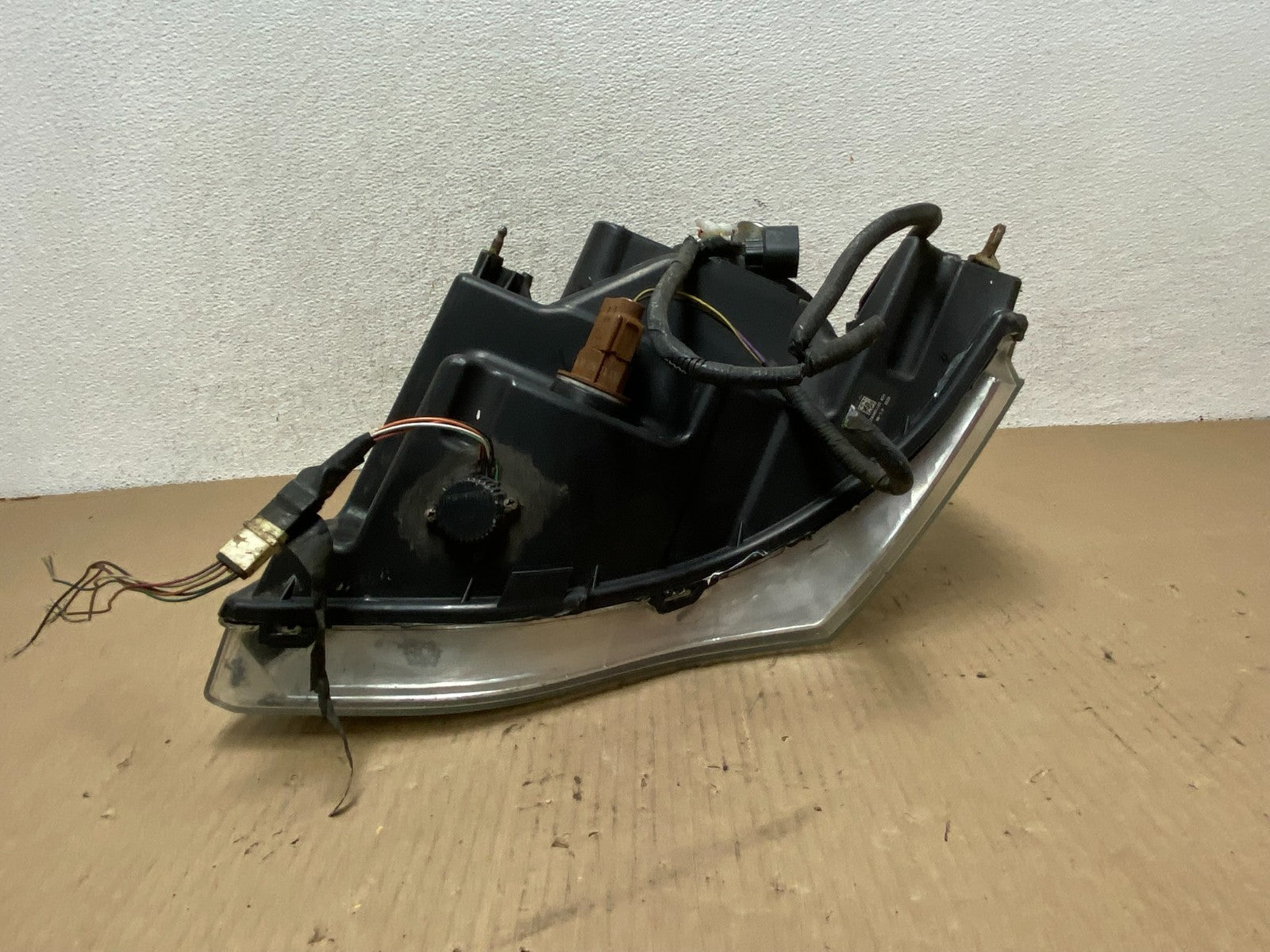 2007 to 2014 Ford Expedition Right Passenger RH side Headlight Halogen AG7960 DW7