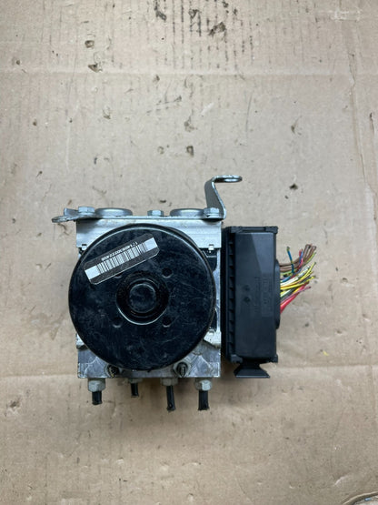 2006 BMW 325i ABS Anti-Lock Brake Pump 6774930-01 OEM R1777 DG5