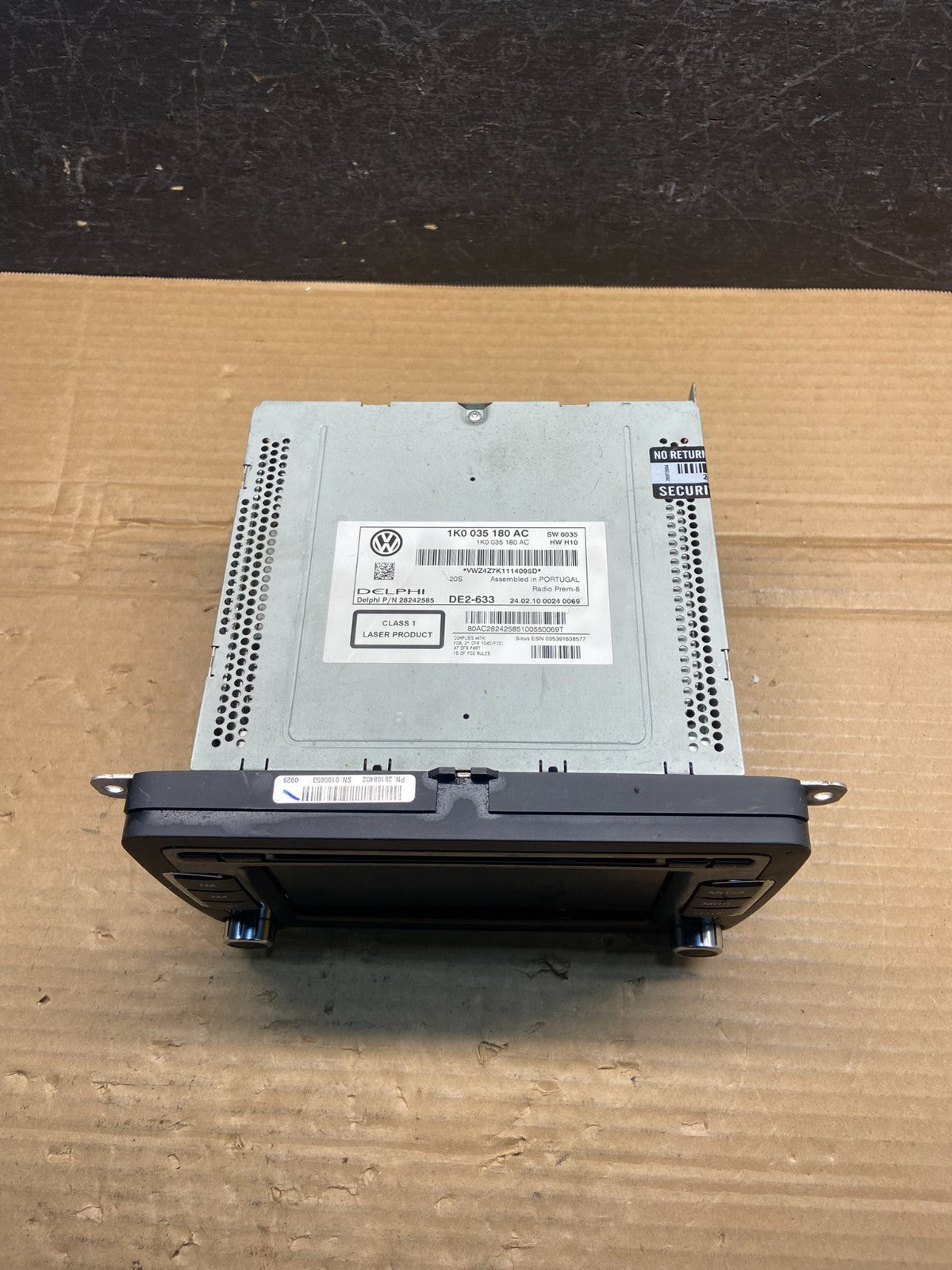 2009 to 2012 Volkswagen CC Radio CD Player Screen AM/FM AE4520 DG3