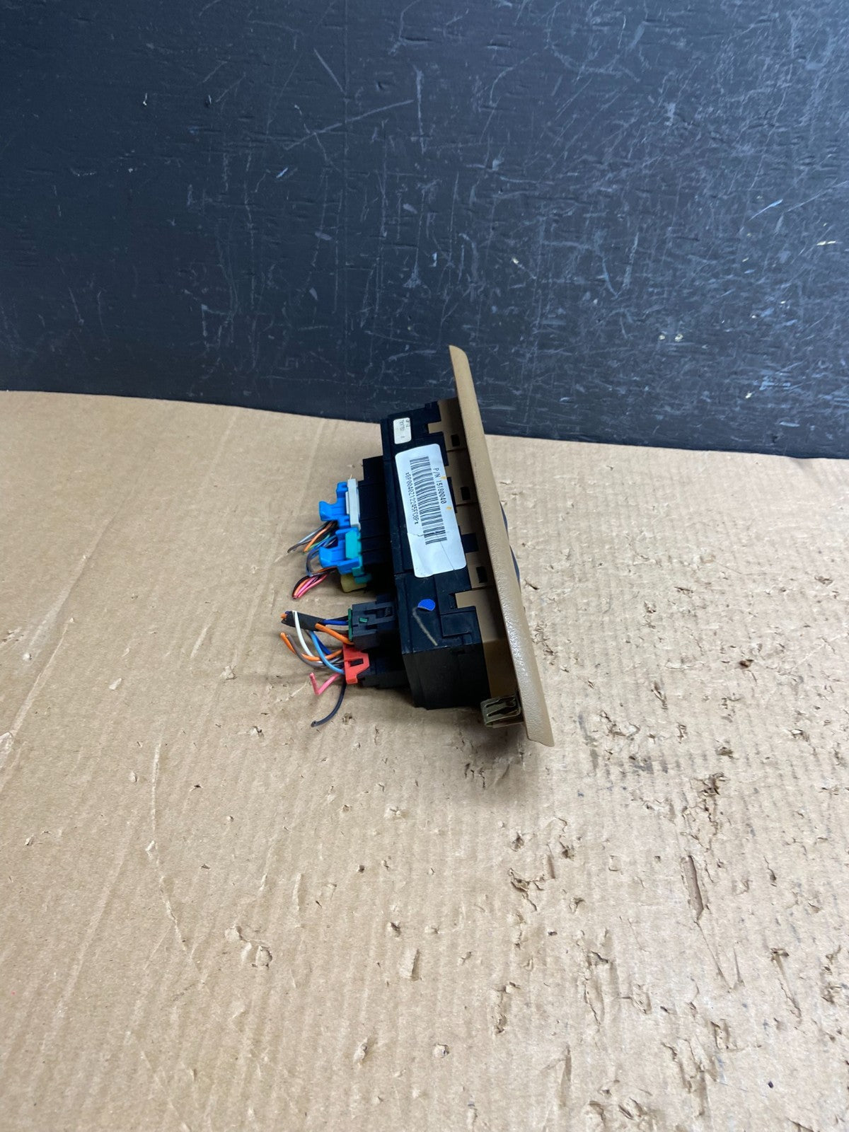 2002-2005 Chevrolet Trailblazer Left Driver Window Control Switch AF1474 DG2