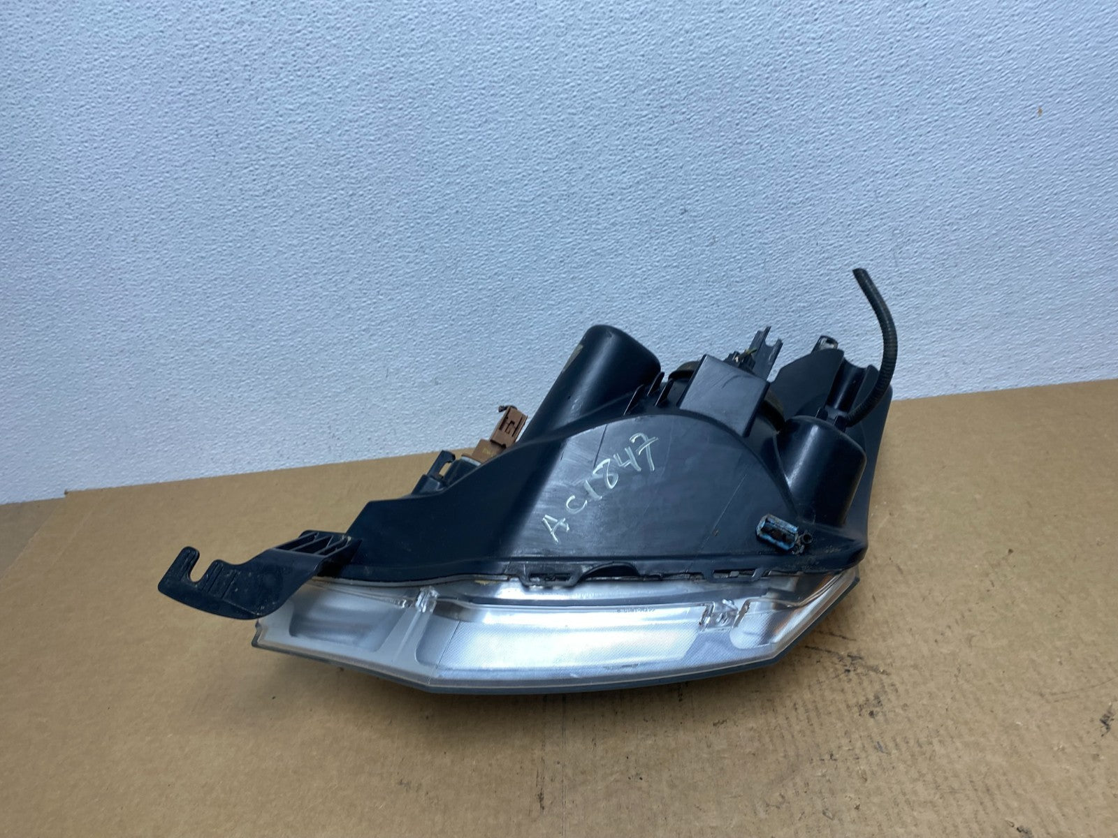 2008 2009 2010 2011 Ford Focus Right Passenger Rh Side Headlight AC1847 DW7