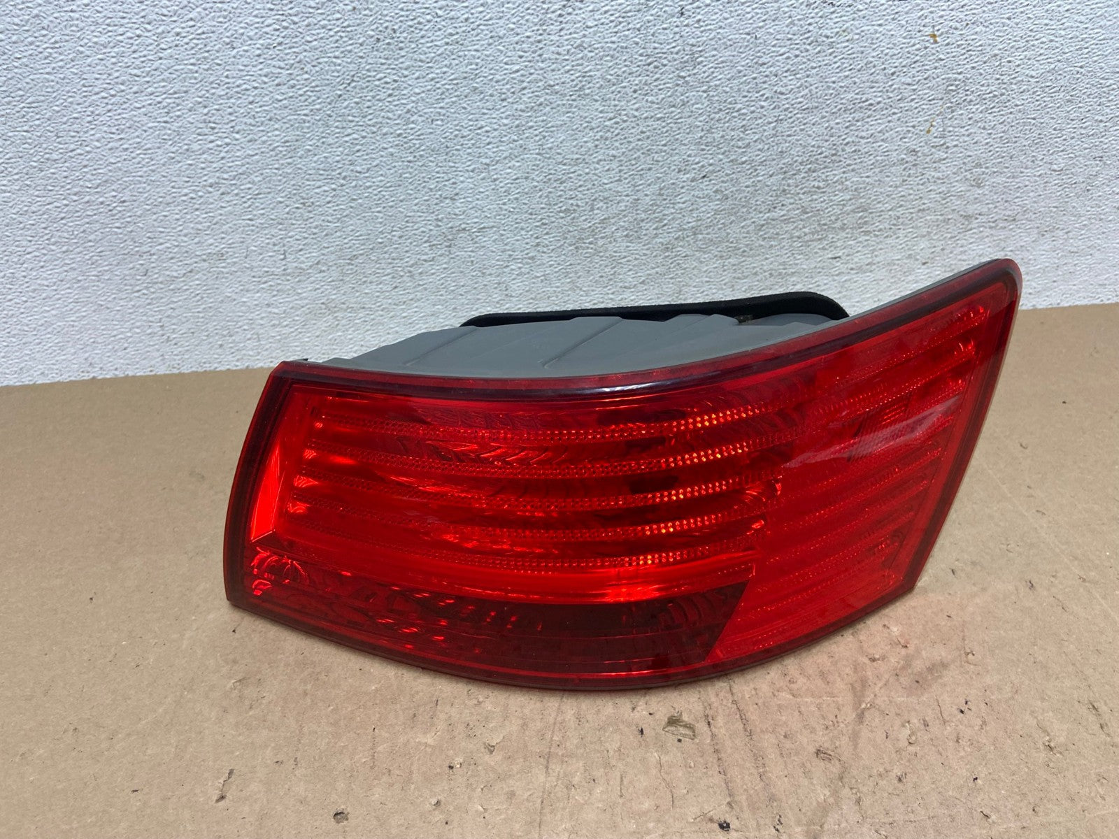 2009 to 2010 Hyundai Sonata Right Passenger Side Tail Light AE6164 LK0