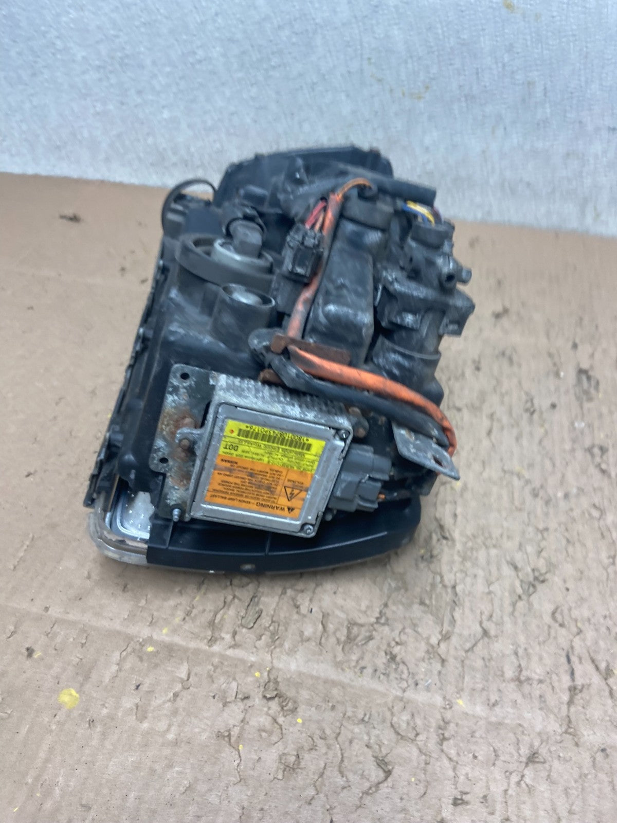 2001 to 2003 Infiniti QX4 Xenon HID Driver Left LH Side Headlight OEM Y4887 DW7