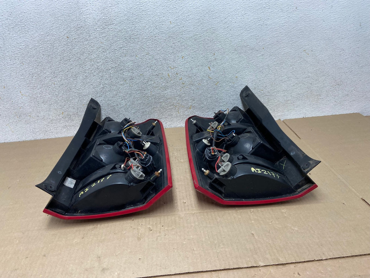 2005 - 2009 Land Rover LR3 Left+Right Side Tail Lights AI2177 LK7