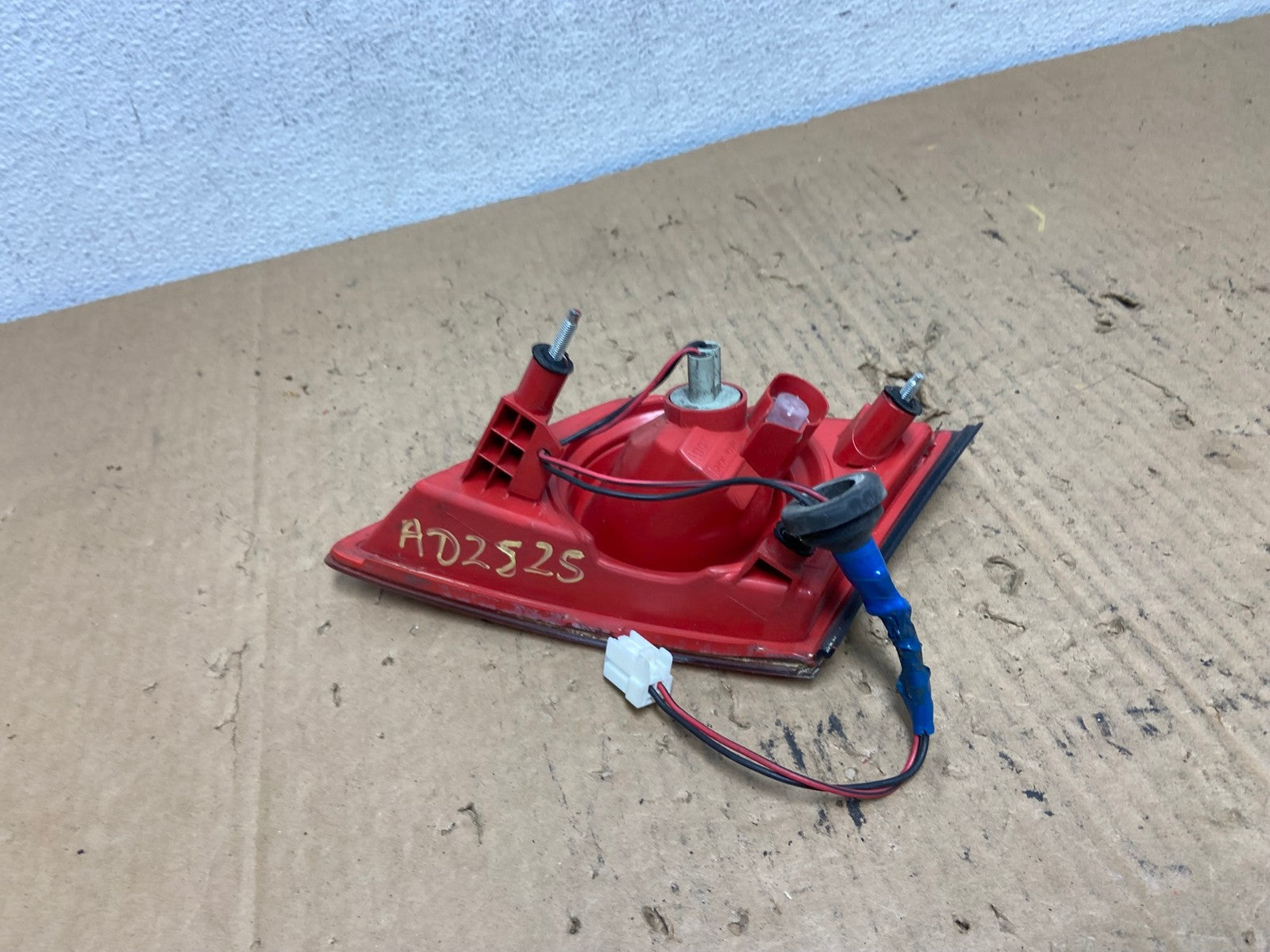2003-2005 Infiniti FX35 FX45 Left Driver Lh Red Inner Tail Light AD2525 LK5