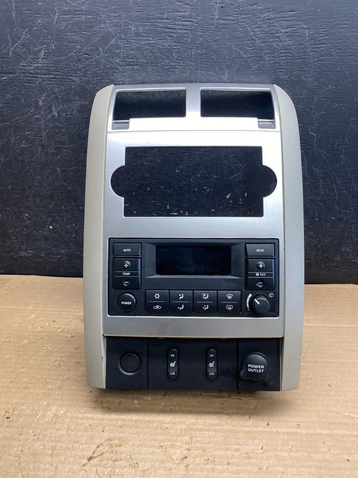 2005-2009 Dodge Durango Heat AC Climate Temp Control Radio Bezel AG8472 DG0