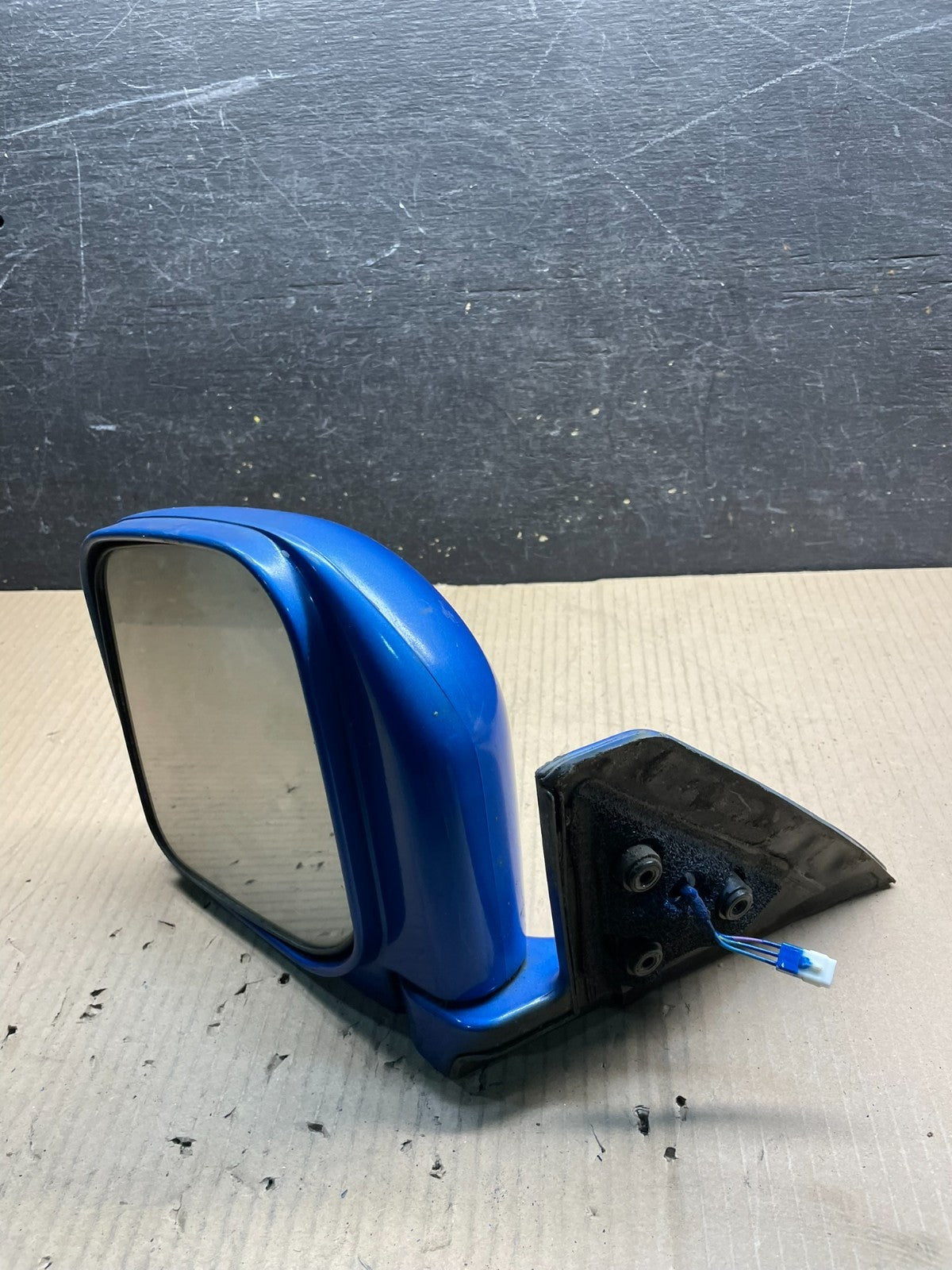 1997 to 2002  Mitsubishi Montero Left Driver LH Side View Door Mirror X0679 MS11