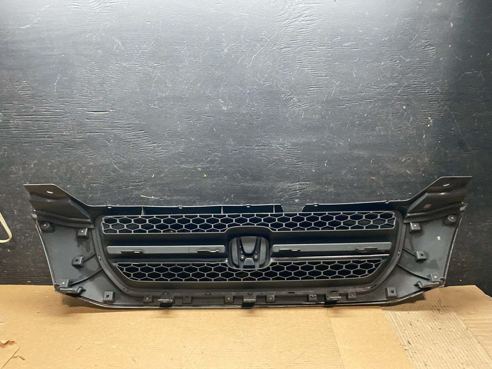 2003 2004 2005 Honda Pilot Front Upper Grill Grille Oem V6972 DG9