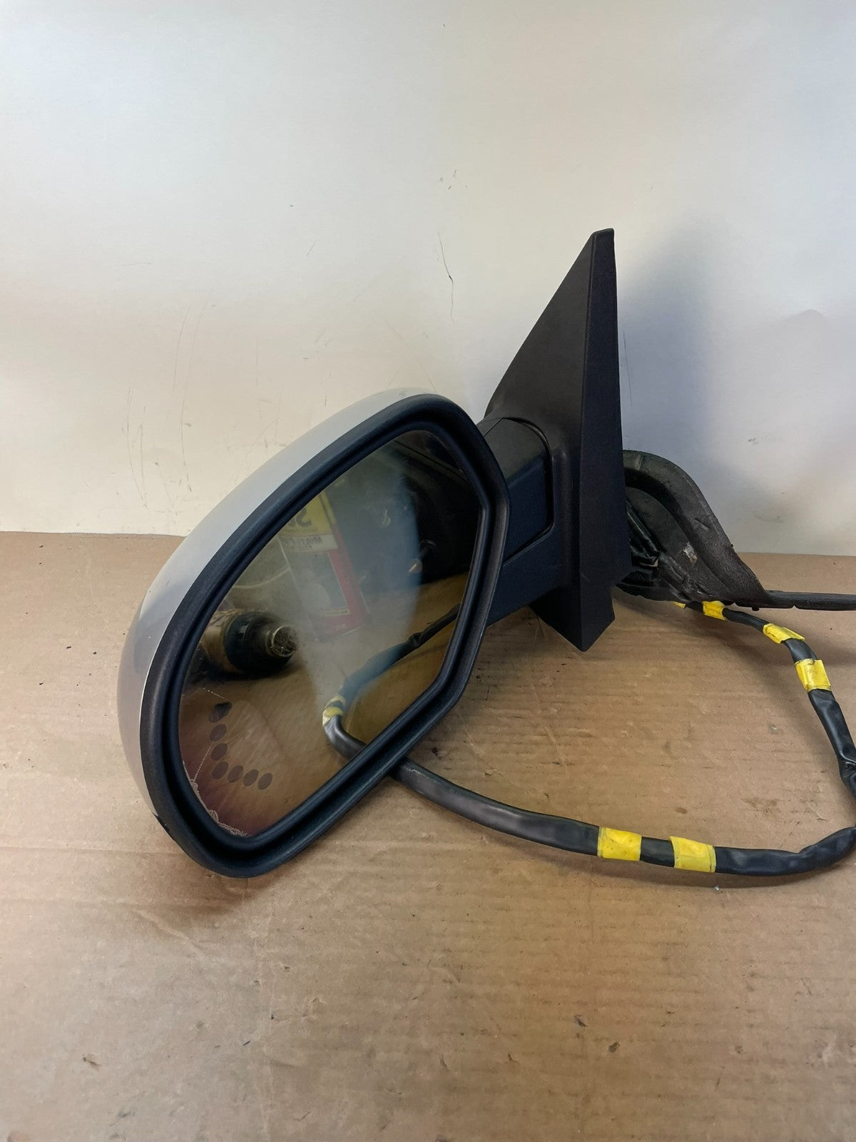 2007 to 2013 Chevrolet Tahoe Silverado Suburban Left Driver Mirror AG9892 DW2
