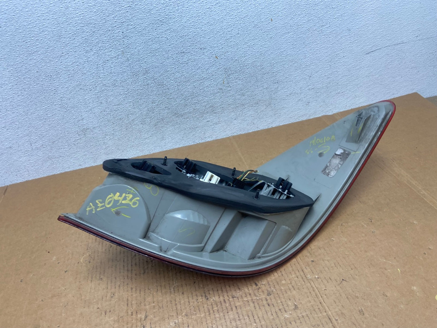 2006-2010 Mercedes W251 R-CLASS Right Passenger RH Side Tail Light AE0426 LK4