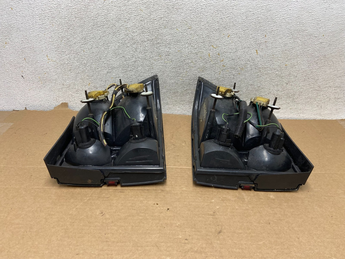 1989 to 1996 Chevrolet Beretta Left+Right Set Side Tail Light AH7766 DG8