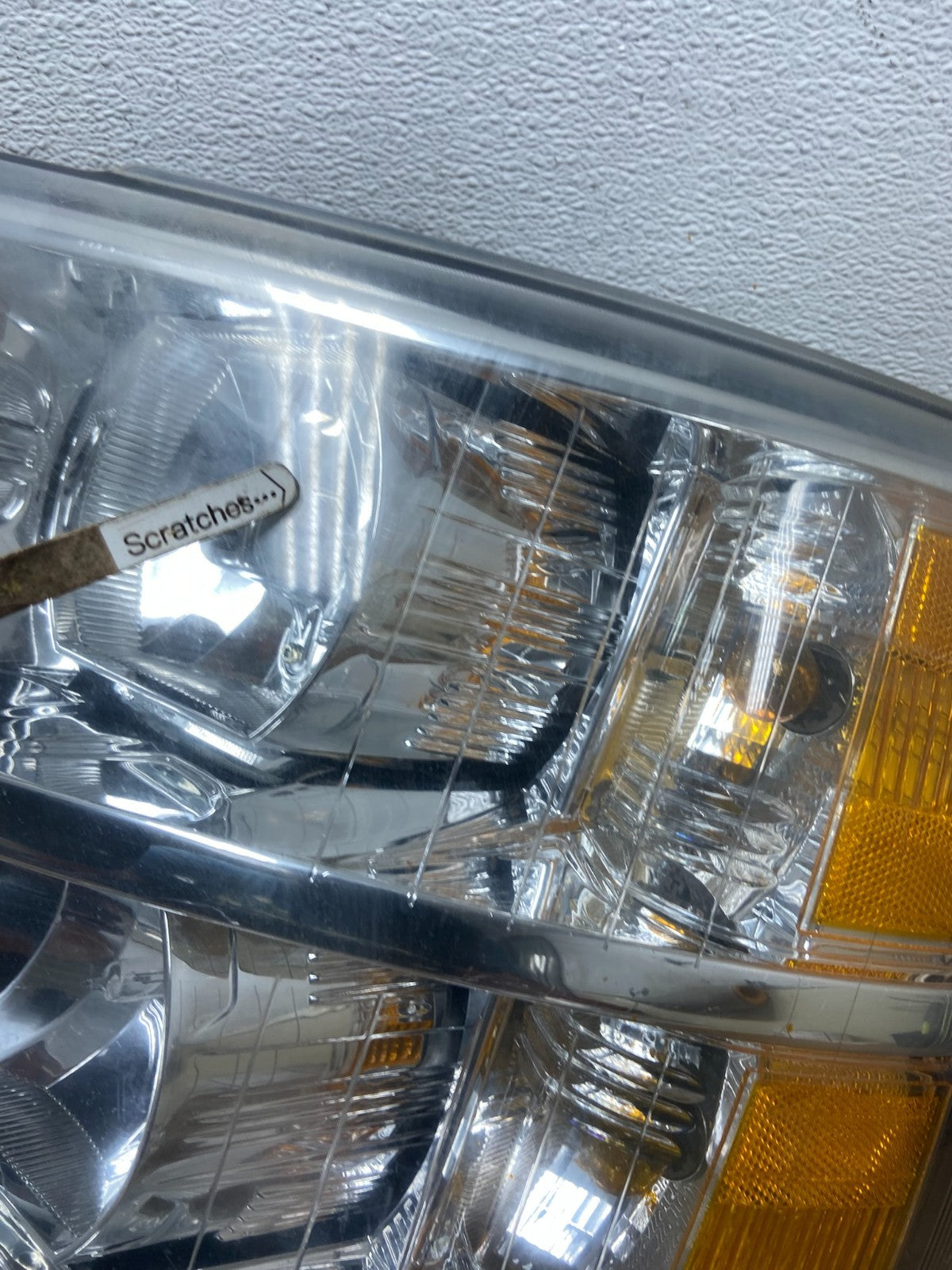 2007 to 2014 Chevrolet Silverado Left+Right Side Headlights AE9136 DW4