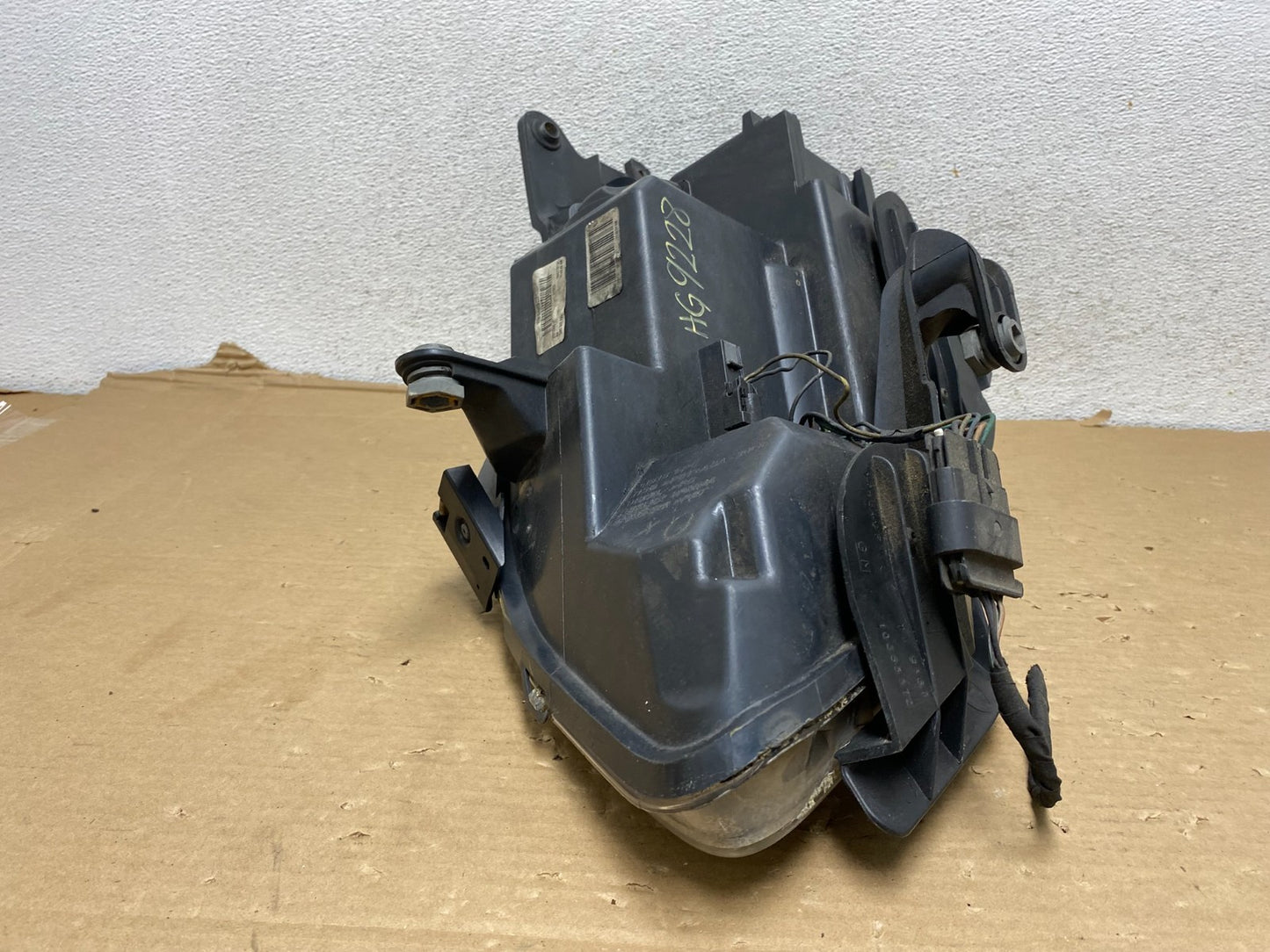 2007-2012 Gmc Acadia Halogen Headlight Right Passenger Side AG9228 DW10