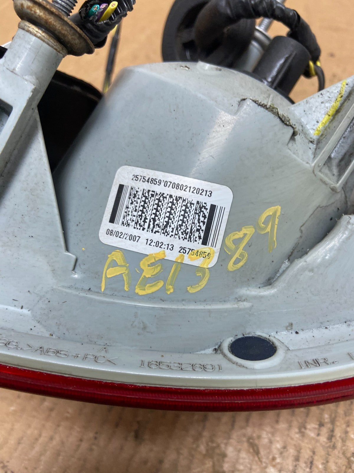2006 to 2008 Buick Lucerne Left Driver LH Side Tail Light AE1389 DW6
