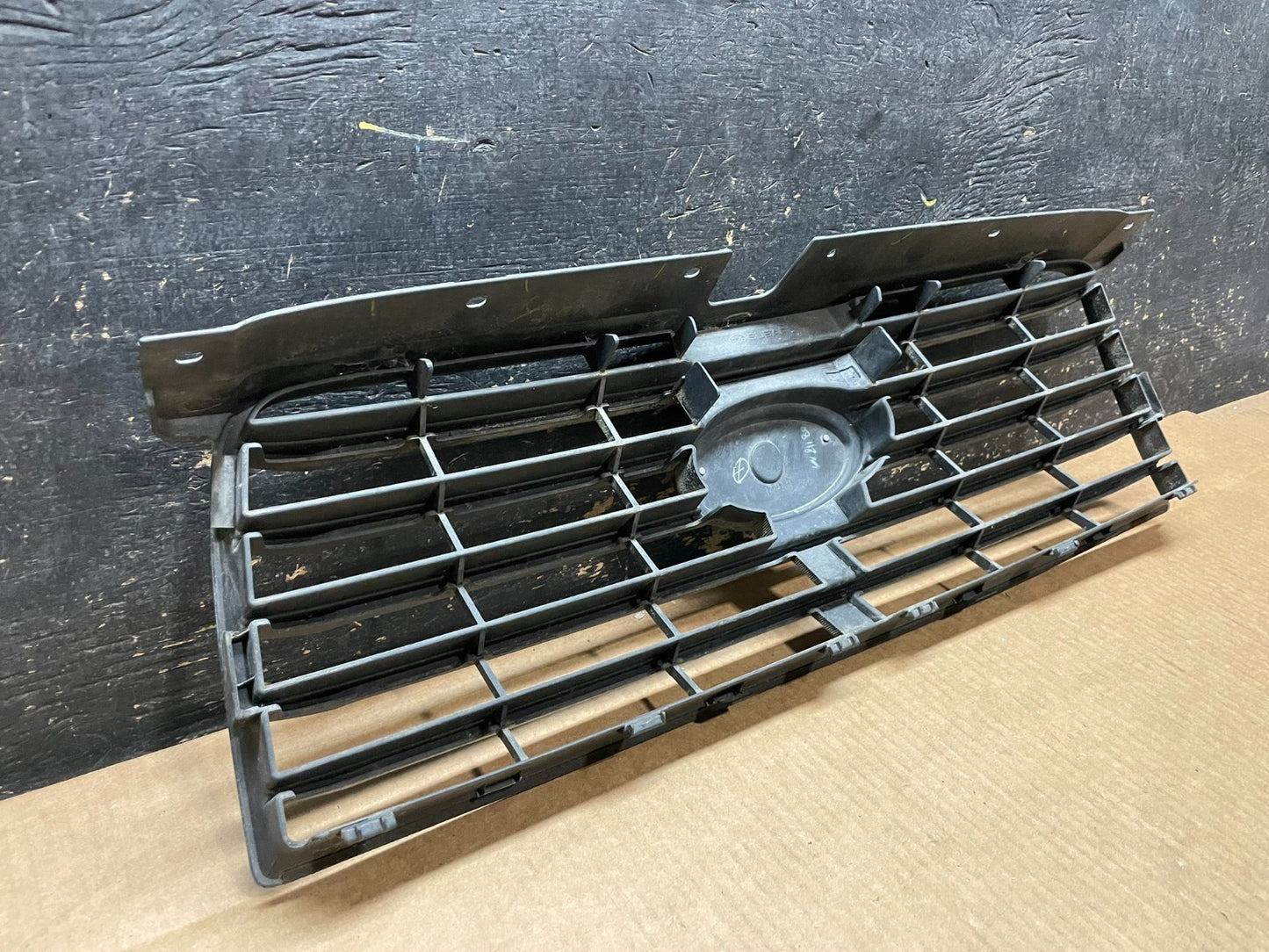 2006 to 2008 Subaru Forester Front Upper Grill Grille Oem AA9092 DG8