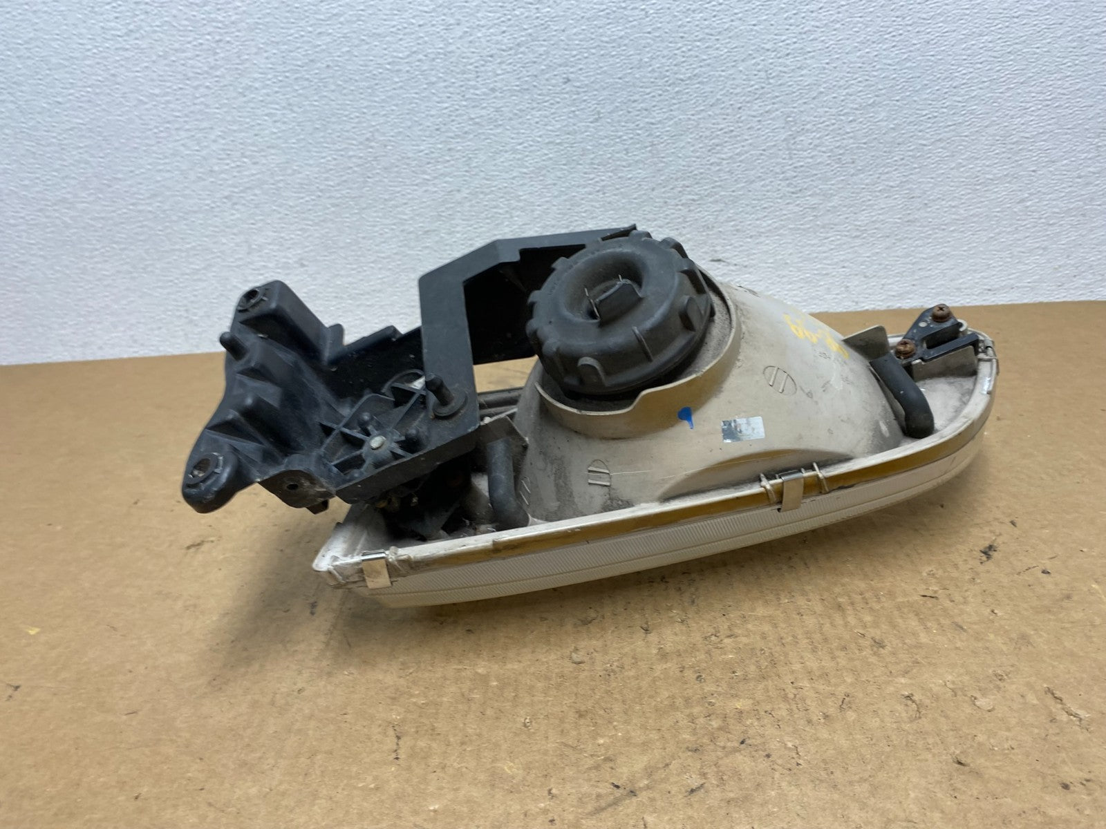 1998 to 1999 Mazda 626 Right Passenger RH Side Headlight Oem AC3318 DW3