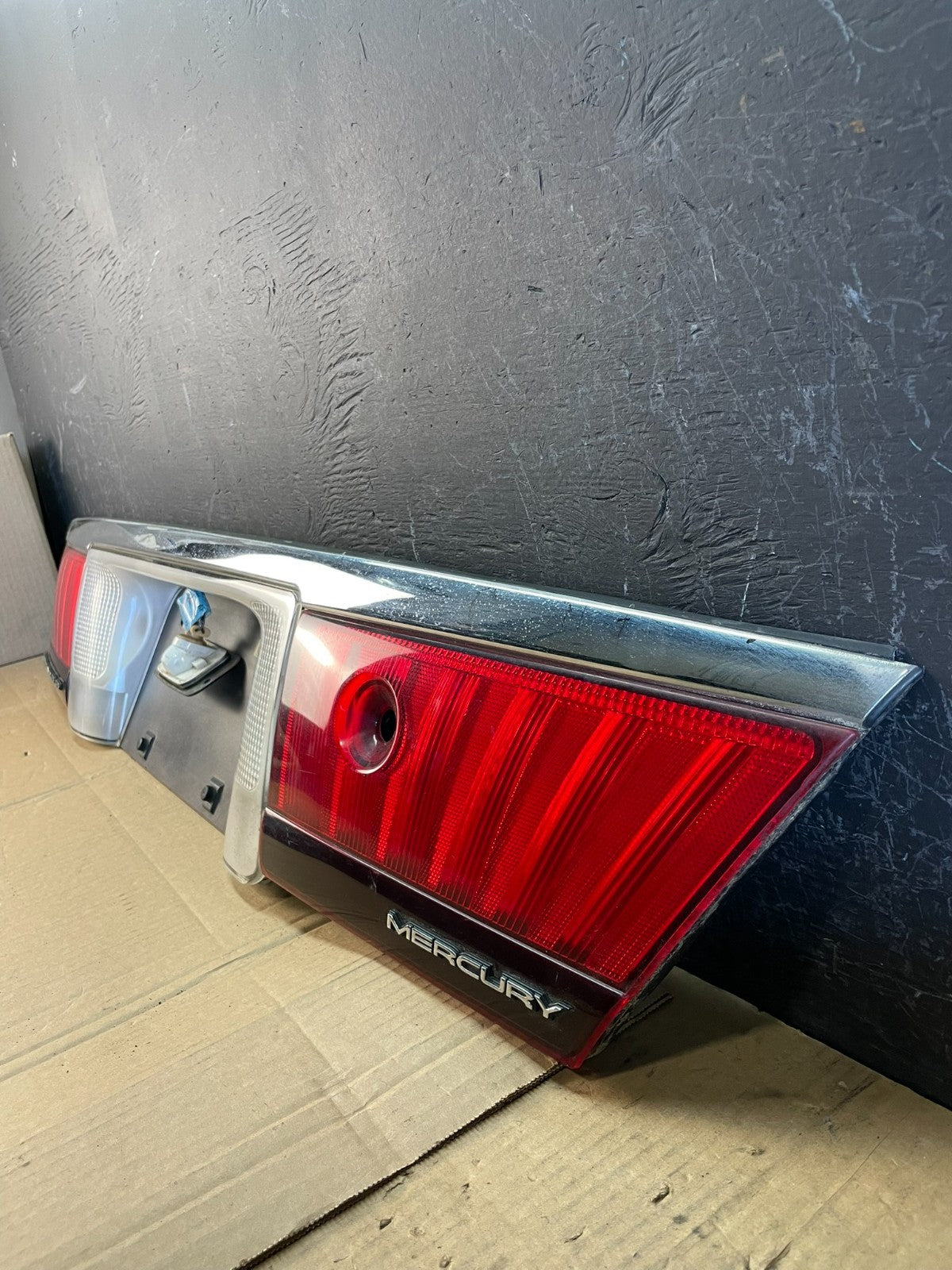 1998 to 2002 Mercury Grand Marquis Trunk Lid Center Tail Light AC5355 DG1