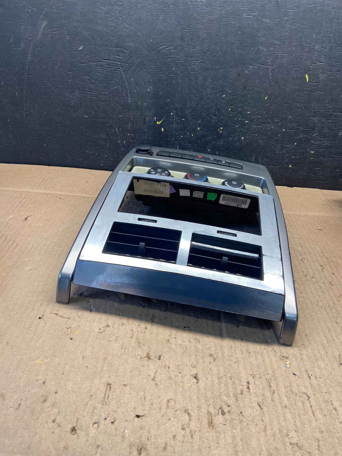 2008 to 2012 Jeep Liberty Dash Climate Temperature Control Radio Bezel Q0883 DG3