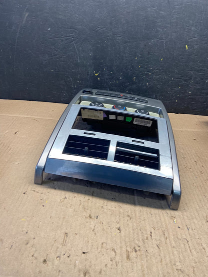 2008 to 2012 Jeep Liberty Dash Climate Temperature Control Radio Bezel Q0883 DG3