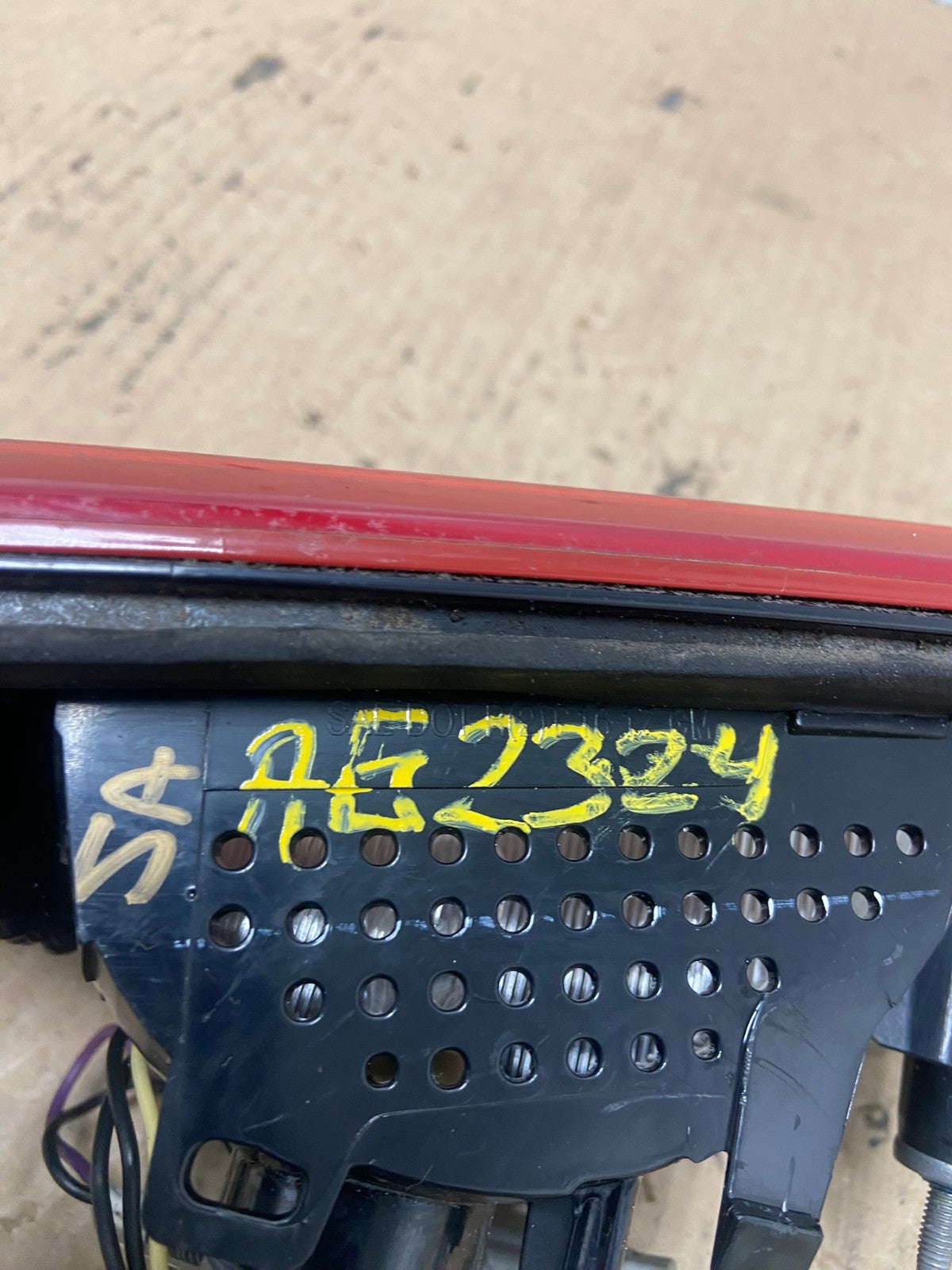 2016 - 2019 Chevrolet Malibu Right Passenger RH Inner Tail Light AG2324 LK7