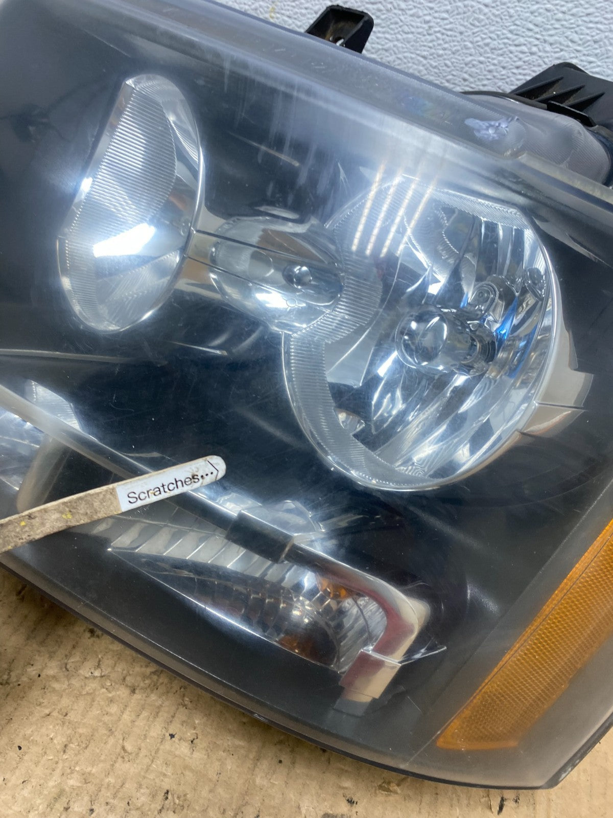 2007 to 2013 Chevrolet Suburban Tahoe Left Driver LH Headlight AC7771 DW3