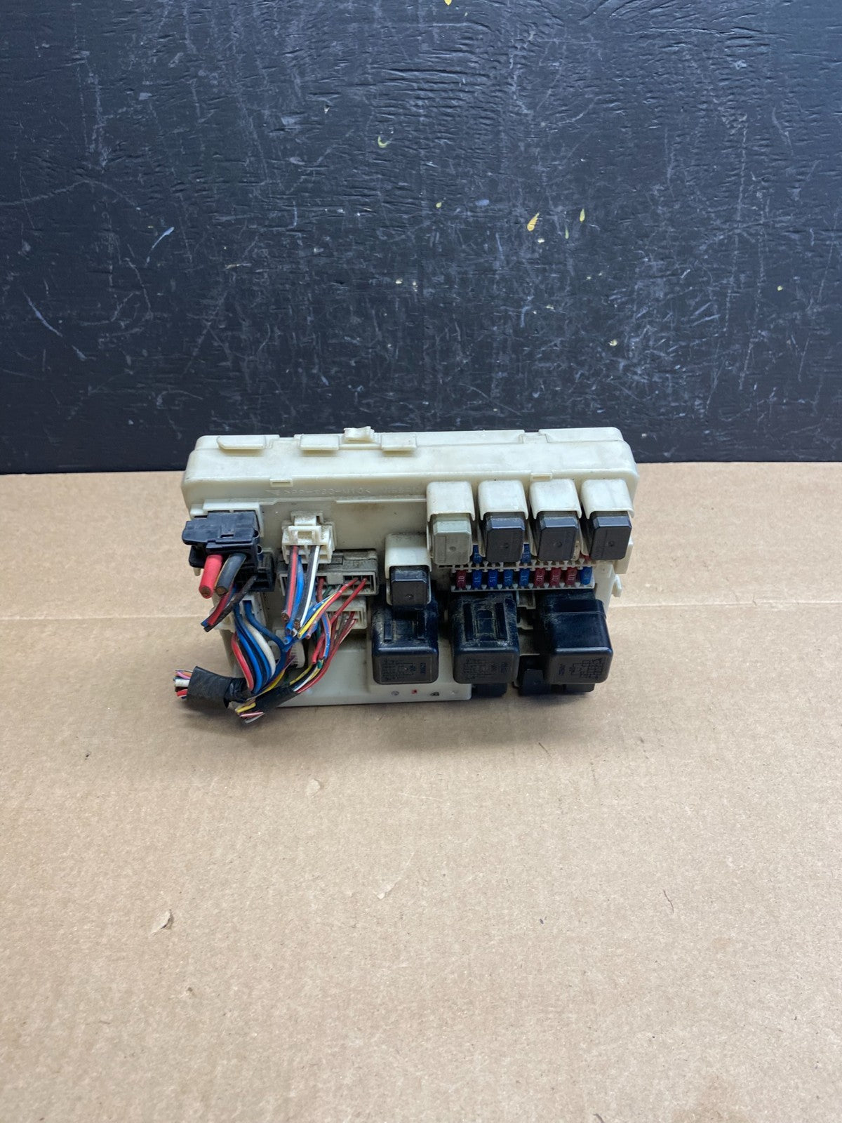 2004 to 2006 Nissan Quest Fuse Box Relay Control Module Unit 284B7CK020 AC61353