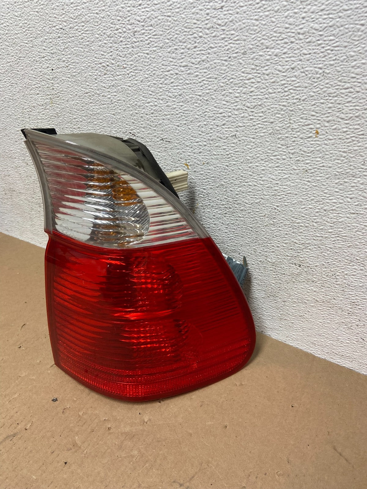2004 2005 2006 BMW E53 X5 Right Passenger Rh Side Tail Light AD6497 DW1