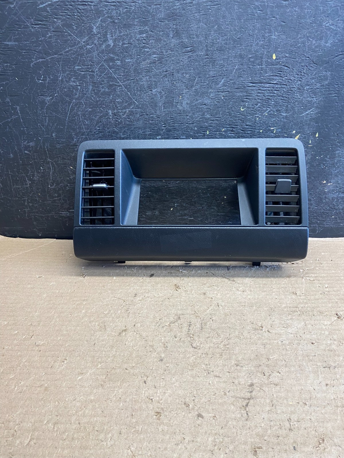 2003-2007 Nissan Murano Radio Center Console Display Bezel Air Vent OE ah5153 DG0
