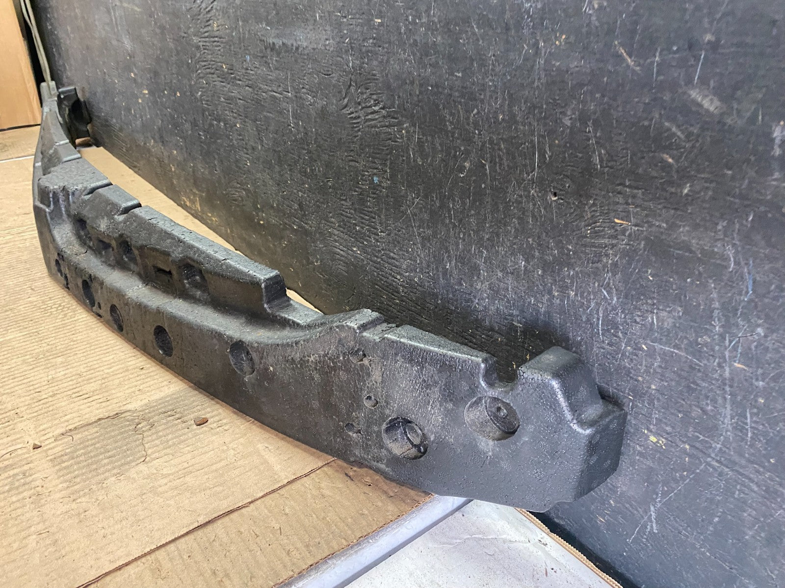 2010 to 2012 Lincoln MKT Front Impact Absorber Q0683 DG1