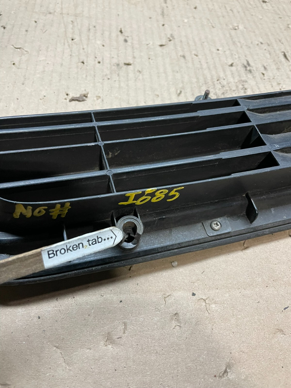 1991 to 1995 Acura Legend Sedan 4Door Front Upper Grill Grille i7685 DG7
