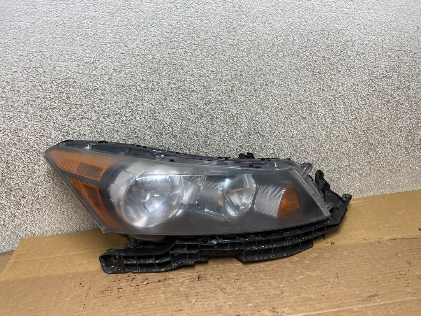 2008 to 2012 Honda Accord Sedan Right Passenger RH Headlight AB3335 DW0