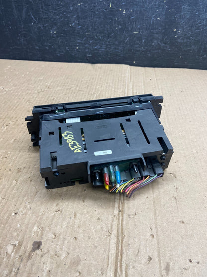 2003 to 2011 Ford Crown Victoria Marquis A/C Heater Climate Control AE3983 DG3