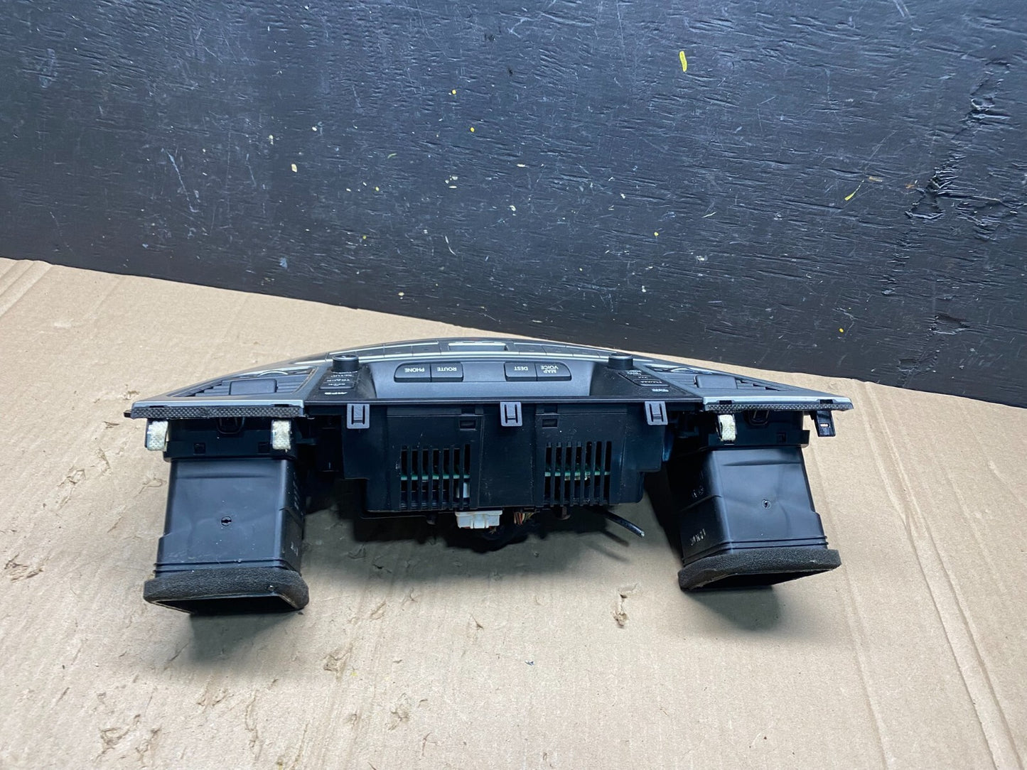 2009 to 2014 Hyundai Genesis A/C Climate Control Screen Bezel Trim N0738 DG3