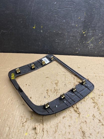 2007-2014 GMC Yukon Tahoe Center Dash Radio Bezel Pedal Traction Trim U5816 DG3