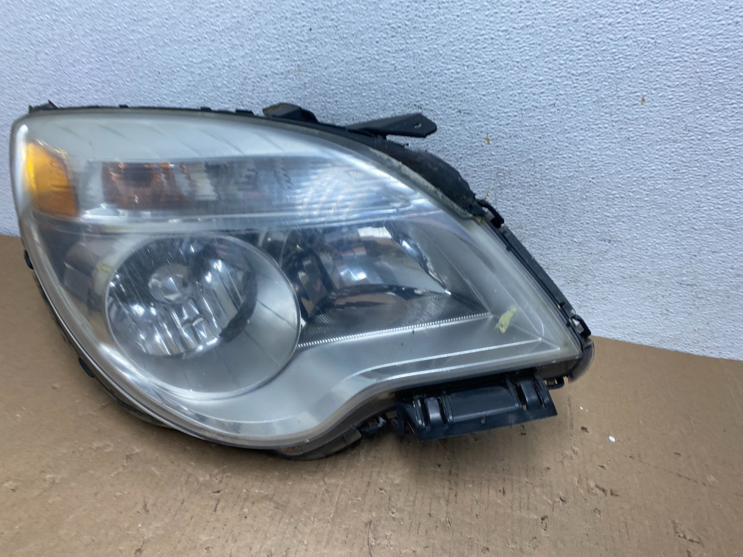 2010 - 2015 Chevrolet Equinox Halogen Headlight Right Passenger Side AD8078 DW1