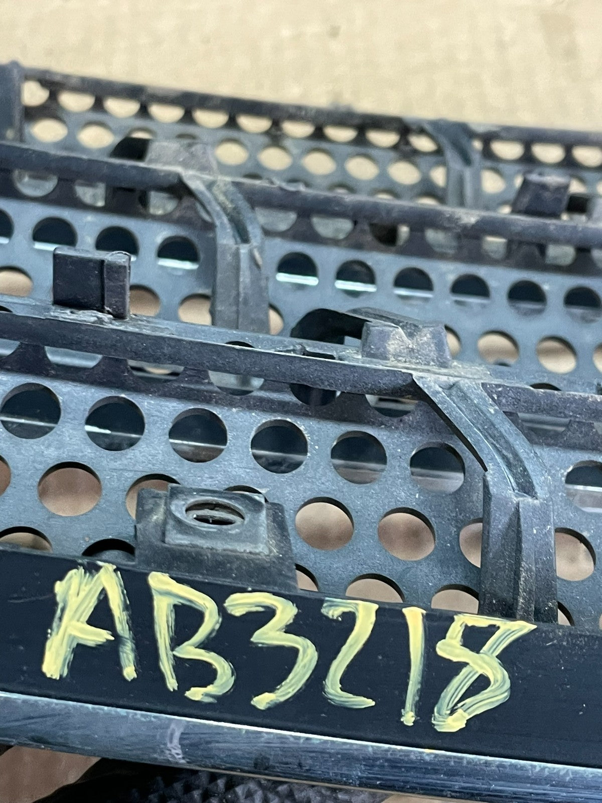 1998 to 2005 Mercedes-Benz ML320 Front Upper Grille Grill OEM ab3218 DG11