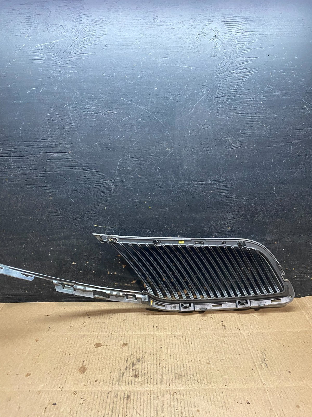 2013 to 2016 Lincoln MKT Left Driver LH Side Front Grill Grille OEM X9637 DG7