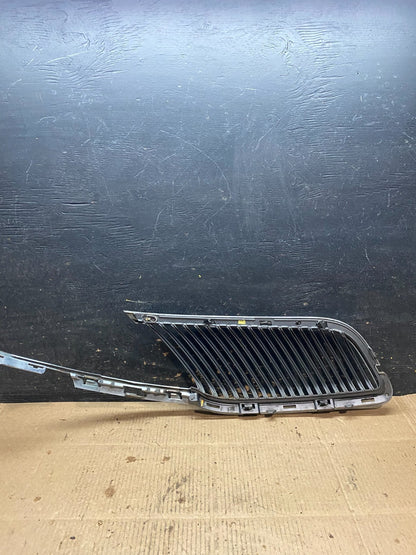 2013 to 2016 Lincoln MKT Left Driver LH Side Front Grill Grille OEM X9637 DG7