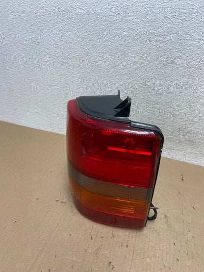 1993-1998 Jeep Grand Cherokee ZJ Right Passenger Side Rh Tail Light AG6765 LK1