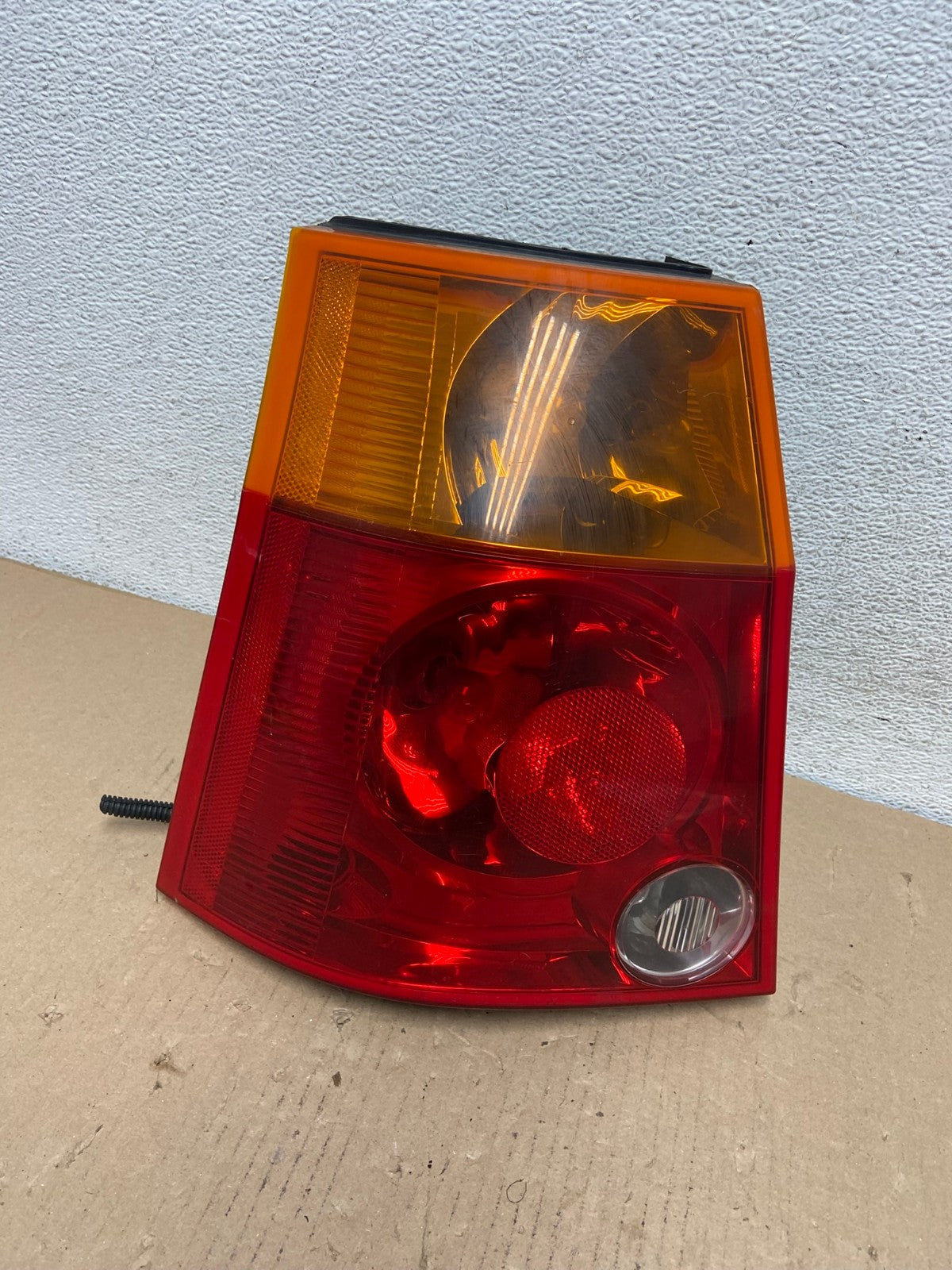 2004 2005 2006 Chrysler Pacifica Left Driver LH Tail Light AF3124 LK0