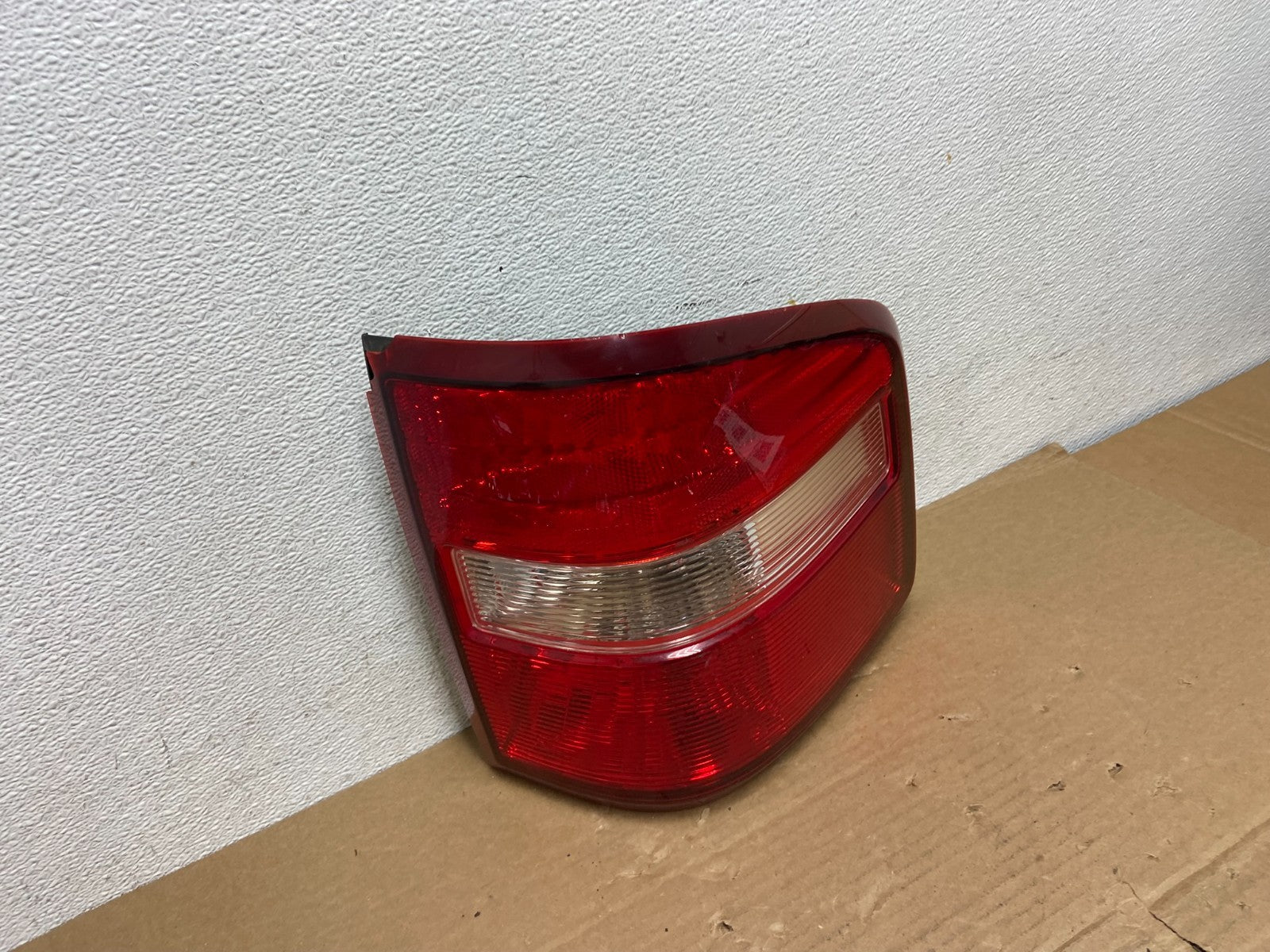 2004 to 2008 Ford F150 Flareside Right Passenger RH Side Tail Light AD3841 DW2